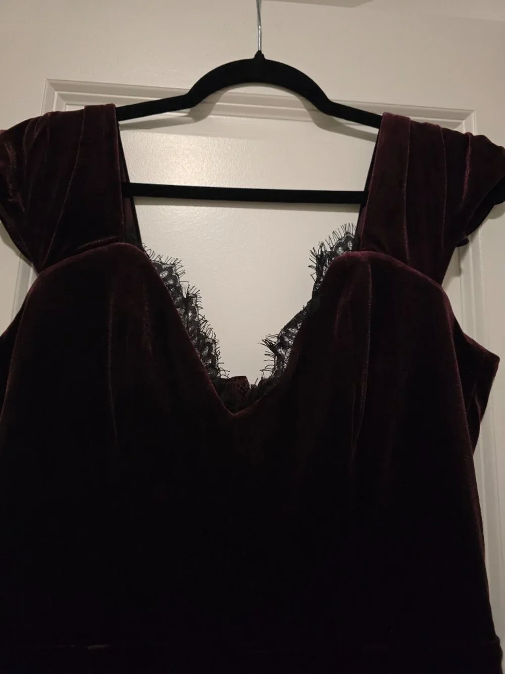 NWT La Femme en Noir Burgundy Velvet Midi Dress XL Lace Gothic Holiday Cocktail - Picture 3 of 7